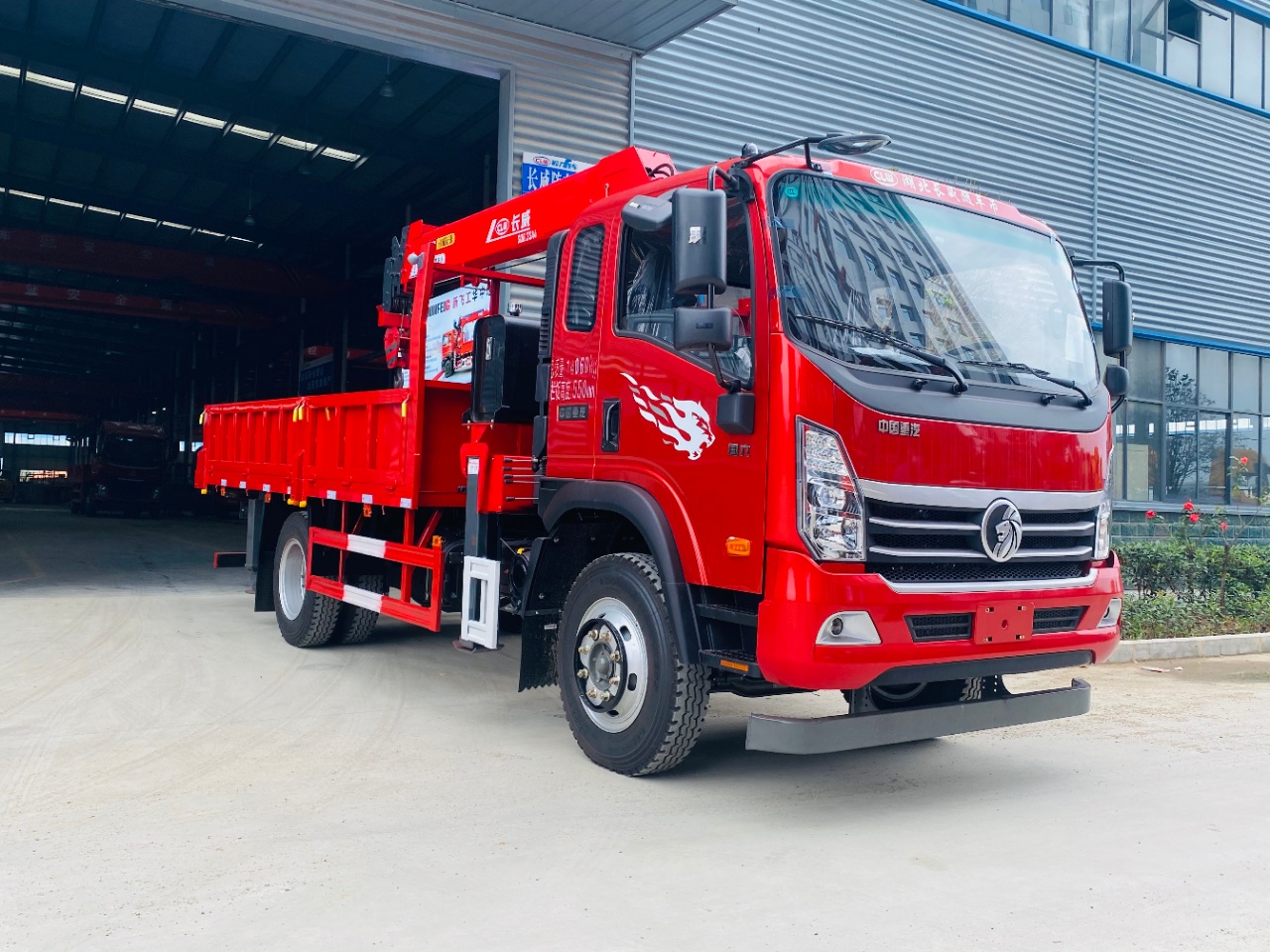 國(guó)六重汽長(zhǎng)威8噸四節(jié)直臂吊機(jī)隨車吊