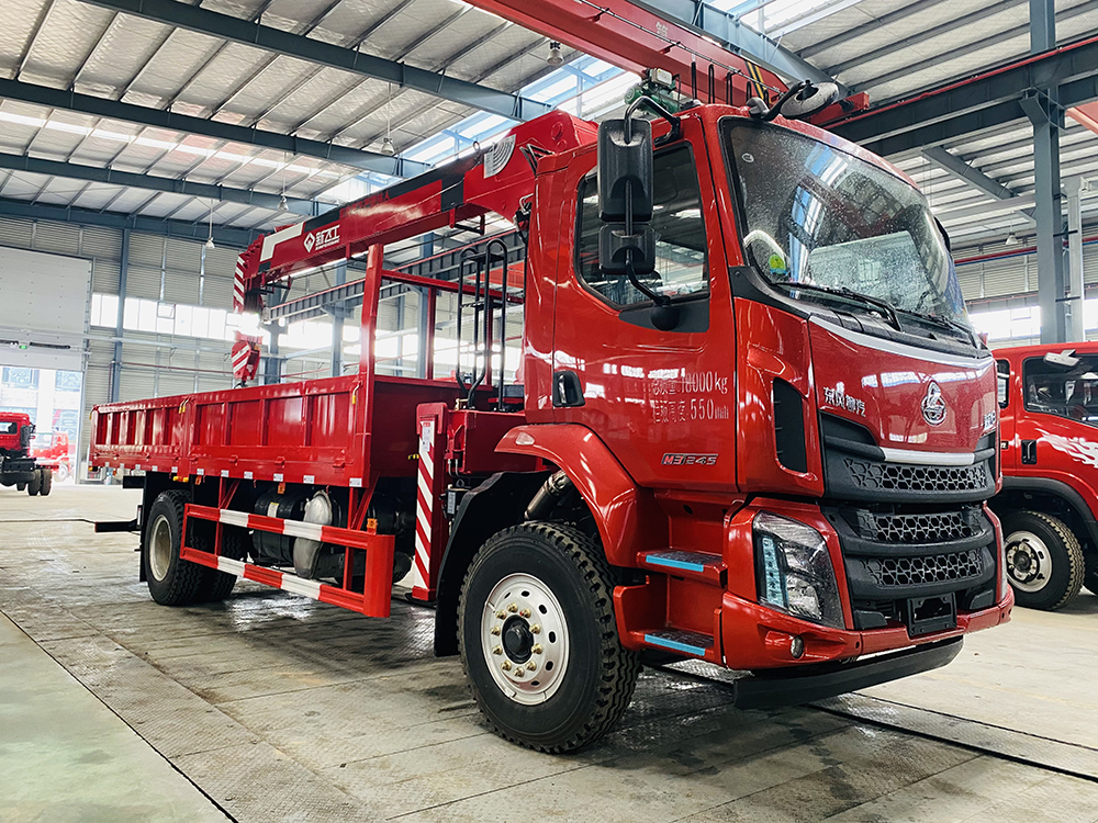 國(guó)六東風(fēng)柳汽乘龍單橋新飛工8噸四節(jié)直臂吊機(jī)隨車(chē)吊